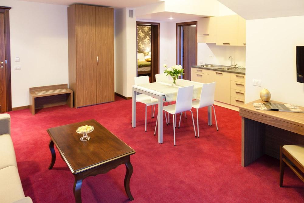 Hotel Boutique Belvedere Sinaia Kültér fotó