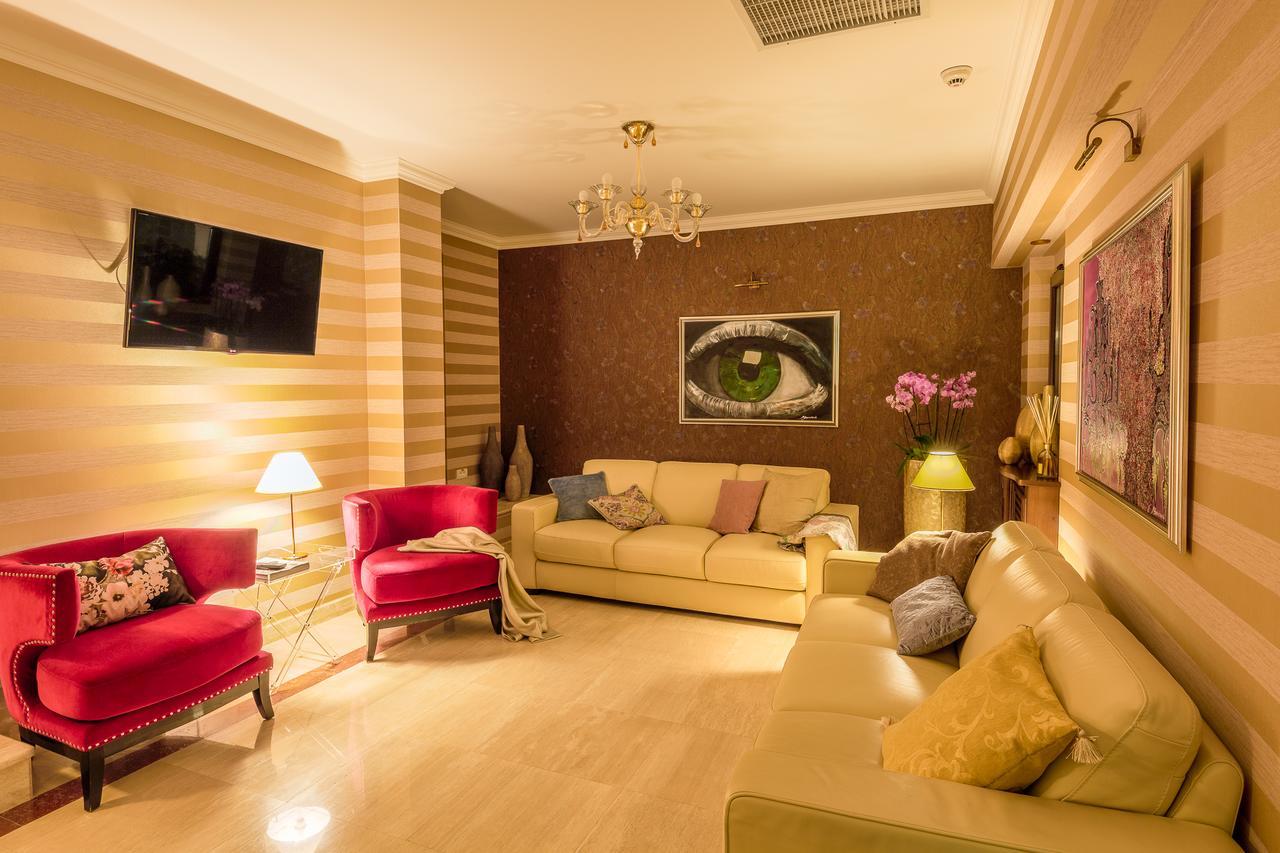 Hotel Boutique Belvedere Sinaia Kültér fotó