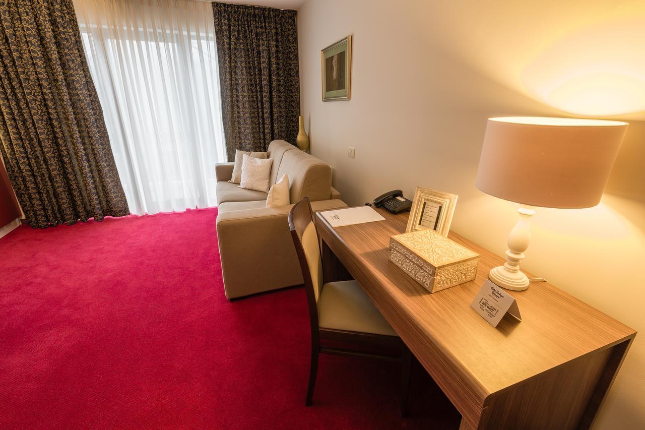 Hotel Boutique Belvedere Sinaia Kültér fotó